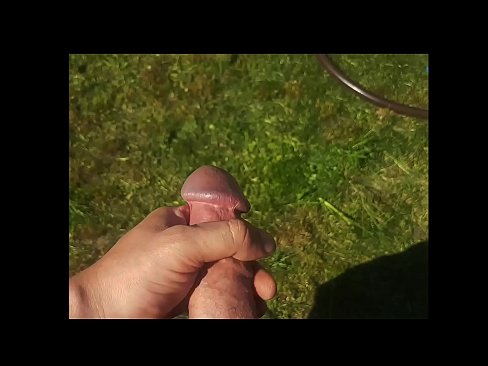❤️ Hottie poeth yn cael ei pussy pinc fucked a cums gyda chwistrell mewn gardd haf ❤️❌  Porno fb wrthon ni ️❤