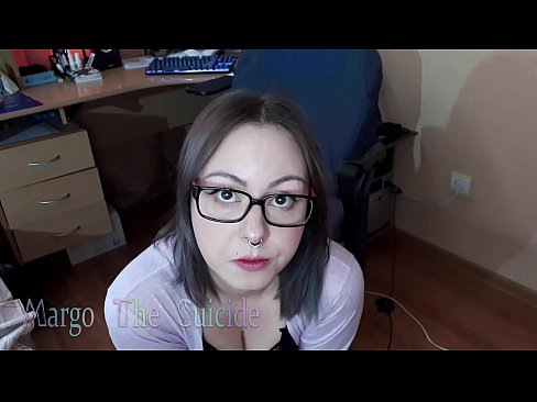 ❤️ Merch Sexy gyda Sbectol Yn Sugno Dildo'n Ddwfn ar y Camera ❤️❌  Porno fb wrthon ni ️❤
